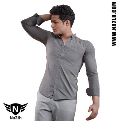 قميص بأكمام طويلة